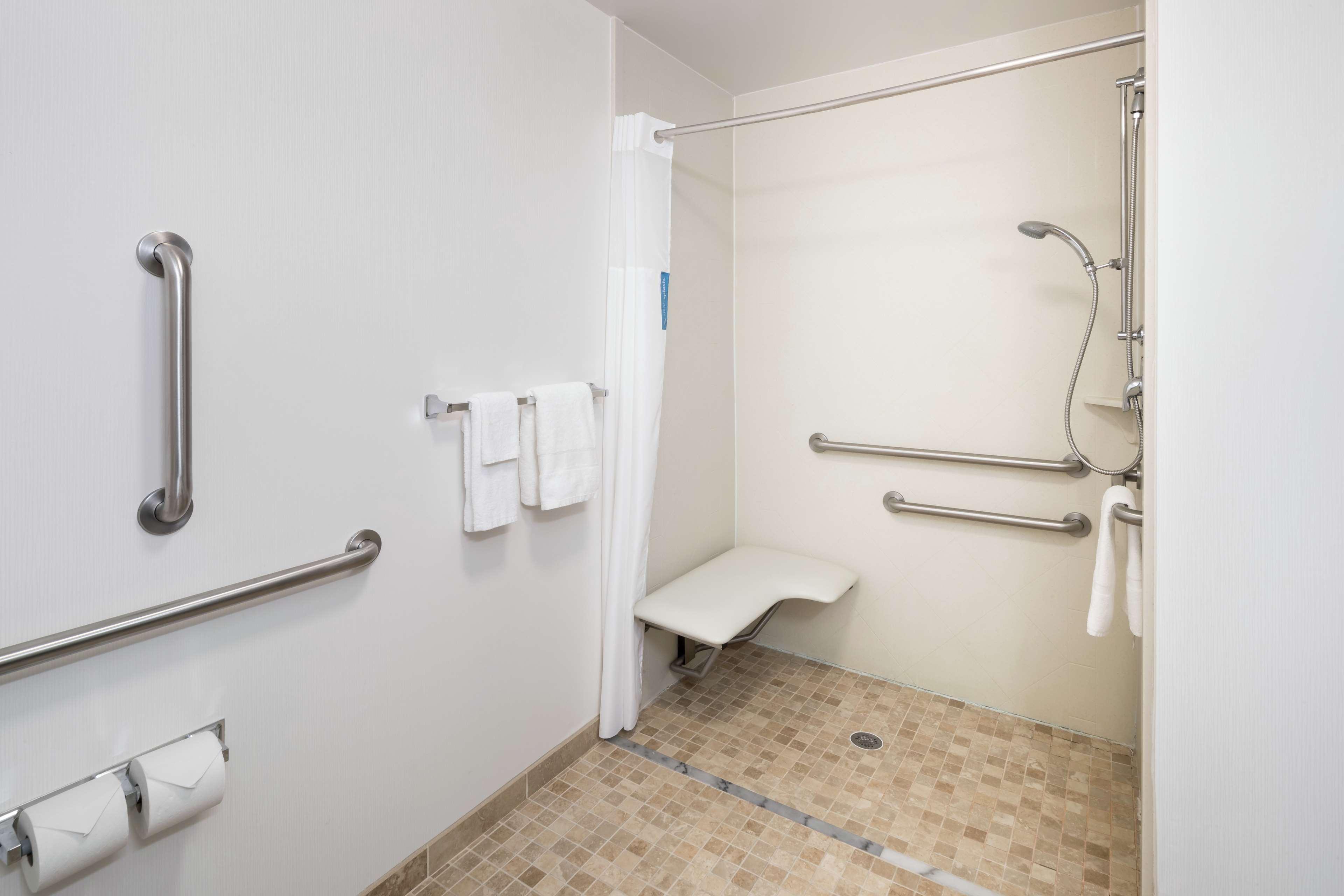 Hampton Inn & Suites Rochester-North Bagian luar foto