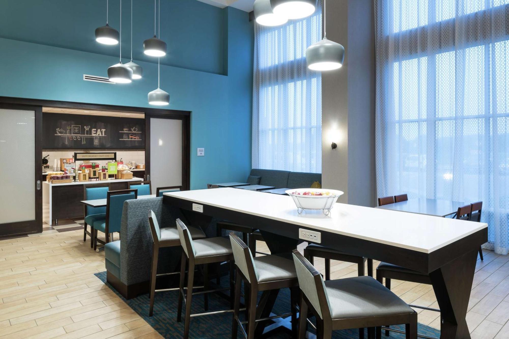 Hampton Inn & Suites Rochester-North Bagian luar foto
