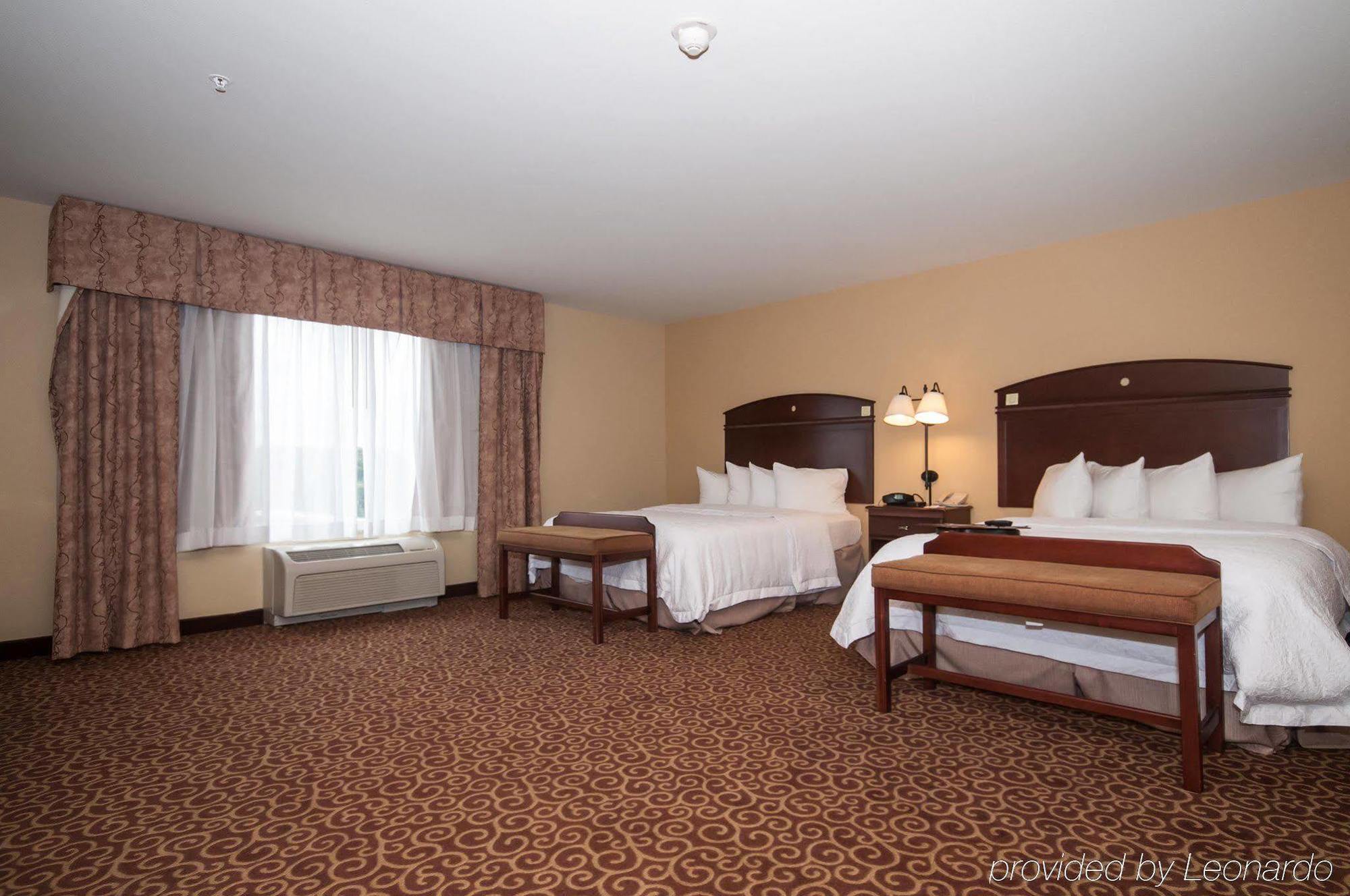 Hampton Inn & Suites Rochester-North Bagian luar foto