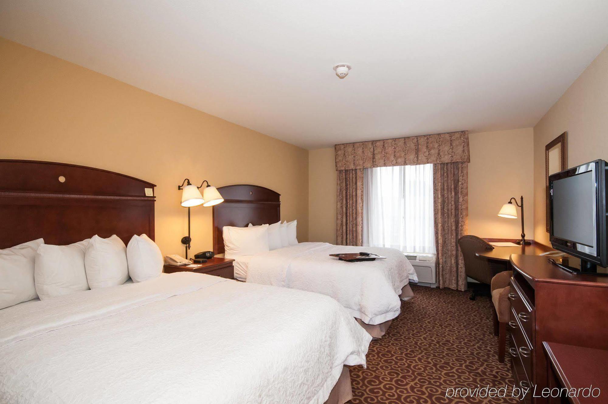 Hampton Inn & Suites Rochester-North Bagian luar foto